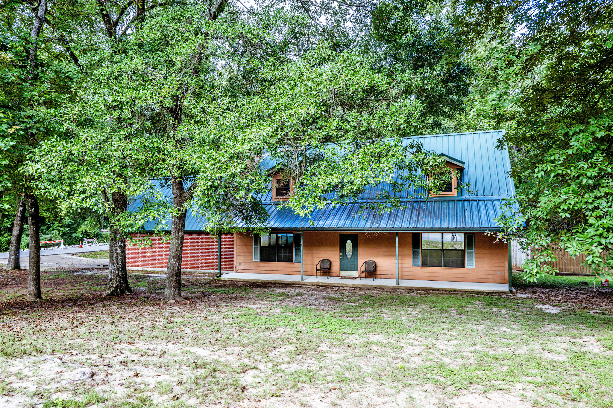 3660 Red Bud LaneHuntsville, TX 77340